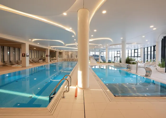 Family Apartment With Gym And Swimming Pool By Renters Prestige