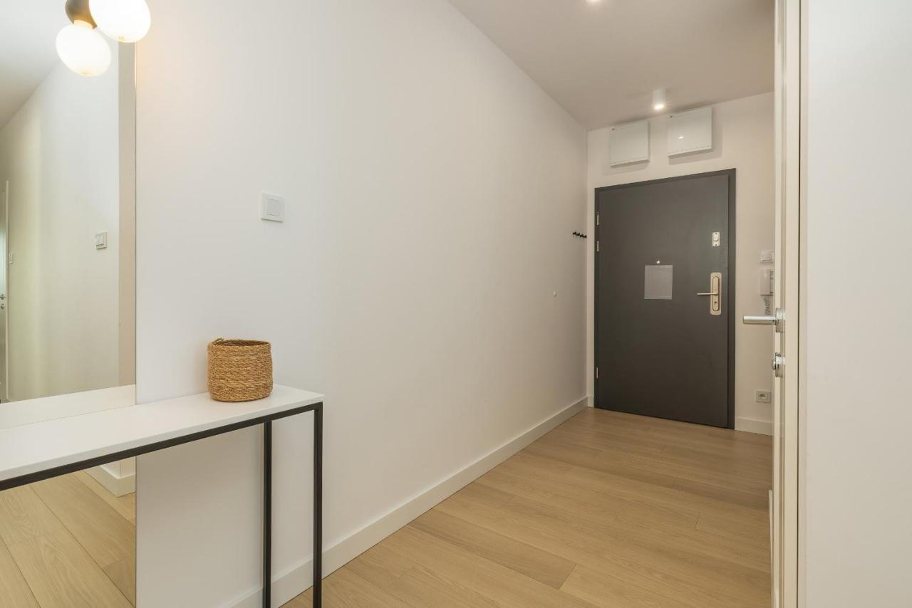 Family With Gym And Swimming Pool By Renters Prestige Apartment