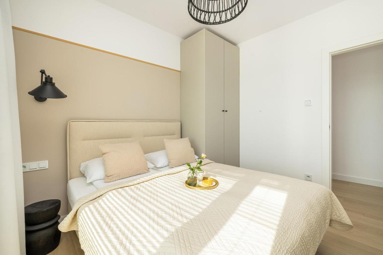 Family With Gym And Swimming Pool By Renters Prestige Apartment *